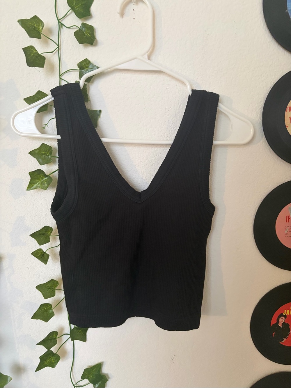 Women's Black Ribbed V-Neck Tank Top